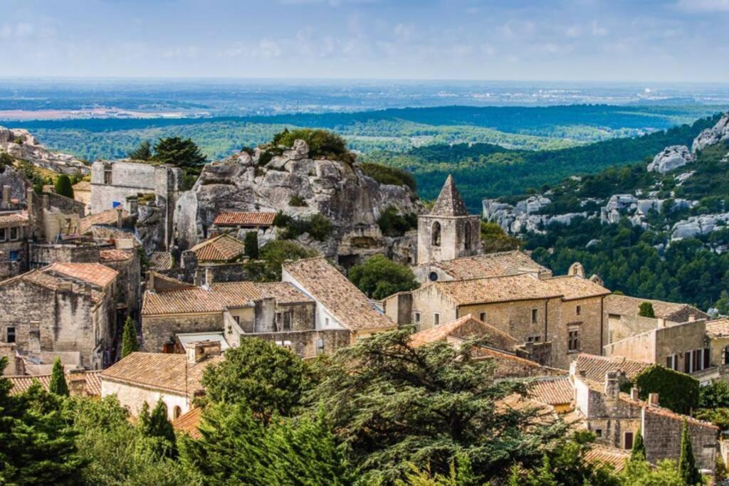 Vue Panoramique Sur Le Chateau,Montagne Et Grottes Fontaine-de-Vaucluse Luaran gambar